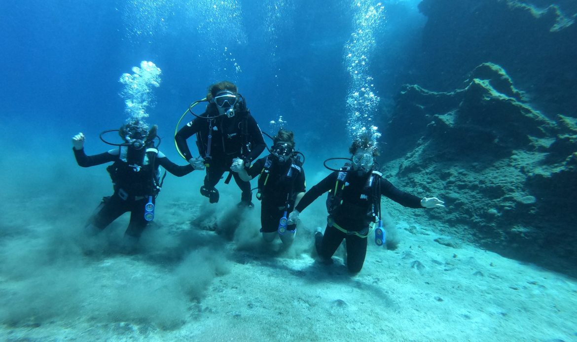 Non Divers-Volcano Dive Center Scuba diving